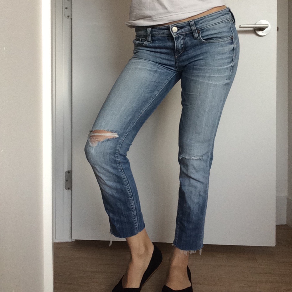 ⭐️Cropped distressed Raer jeans